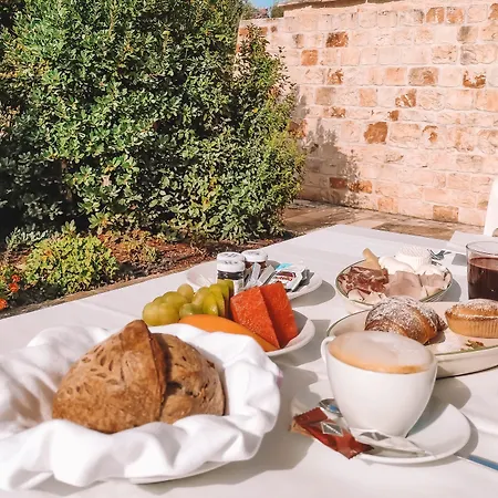 Almapetra Trulli Tatil Evi Locorotondo